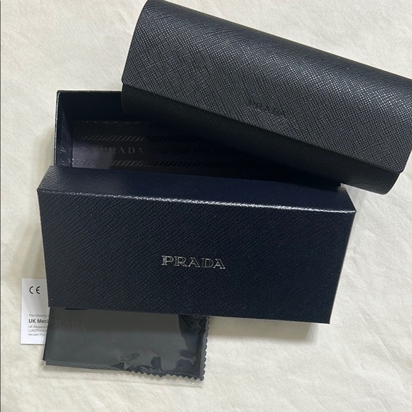 NEW PRADA BLACK EYEWEAR CASE - Picture 1 of 4